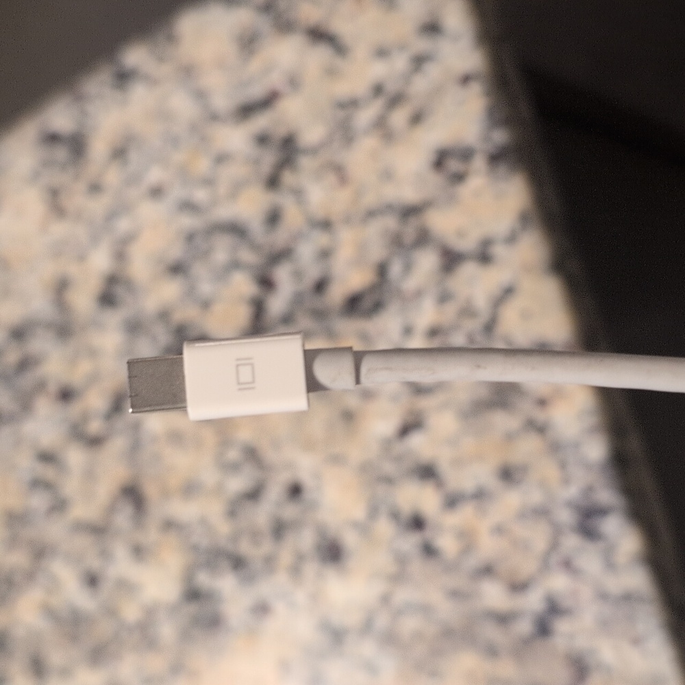 Apple Mini DisplayPort to DVI Adapter - Picture 6 of 6